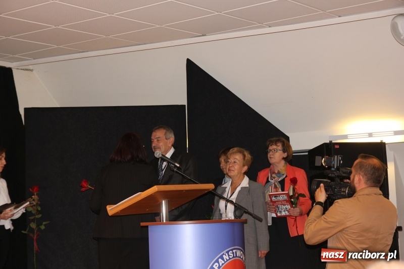 Zdjęcie w galerii na portalu naszraciborz.pl: 100-lecie służb sanitarnych w Polsce. Konferencja na zamku wiadomości z regionu