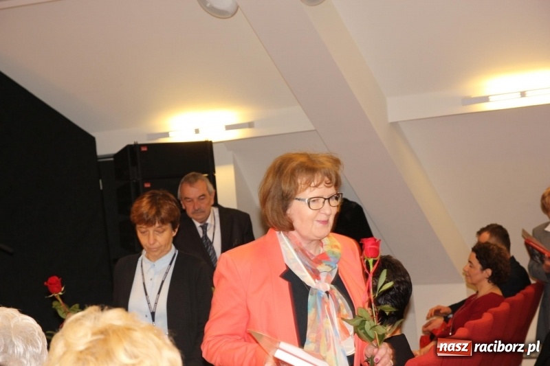 Zdjęcie w galerii na portalu naszraciborz.pl: 100-lecie służb sanitarnych w Polsce. Konferencja na zamku wiadomości z regionu