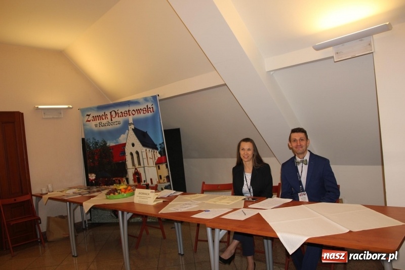 Zdjęcie w galerii na portalu naszraciborz.pl: 100-lecie służb sanitarnych w Polsce. Konferencja na zamku wiadomości z regionu