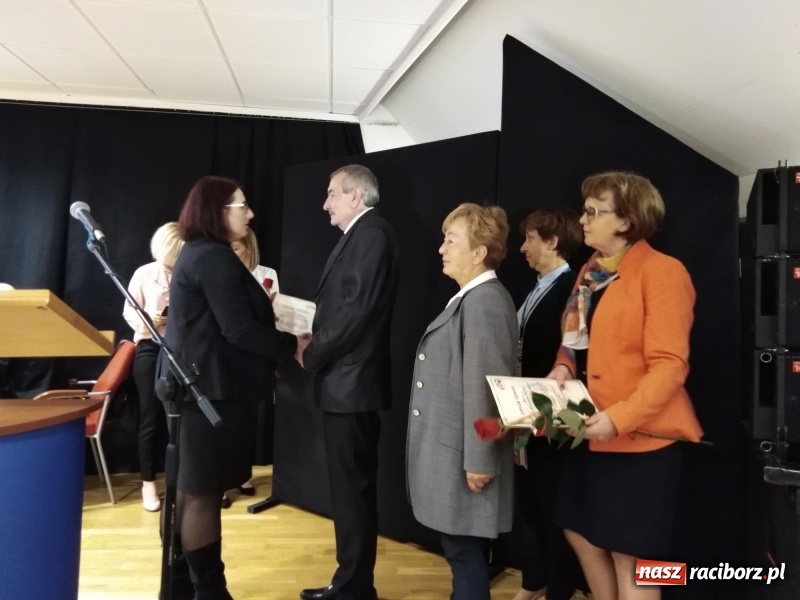 Zdjęcie w galerii na portalu naszraciborz.pl: 100-lecie służb sanitarnych w Polsce. Konferencja na zamku wiadomości z regionu