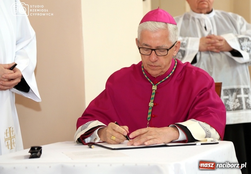 Zdjęcie w galerii na portalu naszraciborz.pl: Oblubienica Krzyża. Zakończył się diecezjalny proces beatyfikacyjny zakonnicy z Raciborza-Brzezia [FOTO i WIDEO] wiadomości z regionu