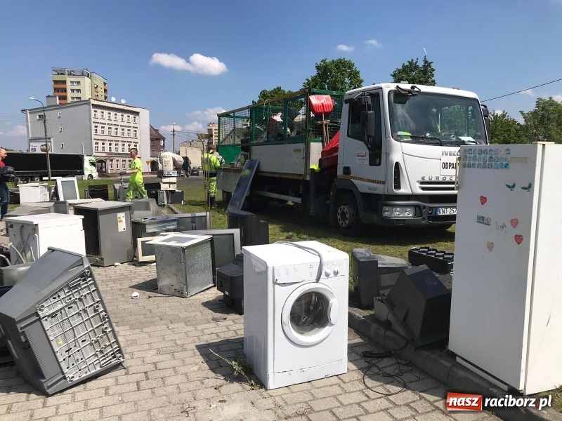 Zdjęcie w galerii na portalu naszraciborz.pl: Kwiaty za elektrograty. Zbiórka zużytego sprzętu wiadomości z regionu