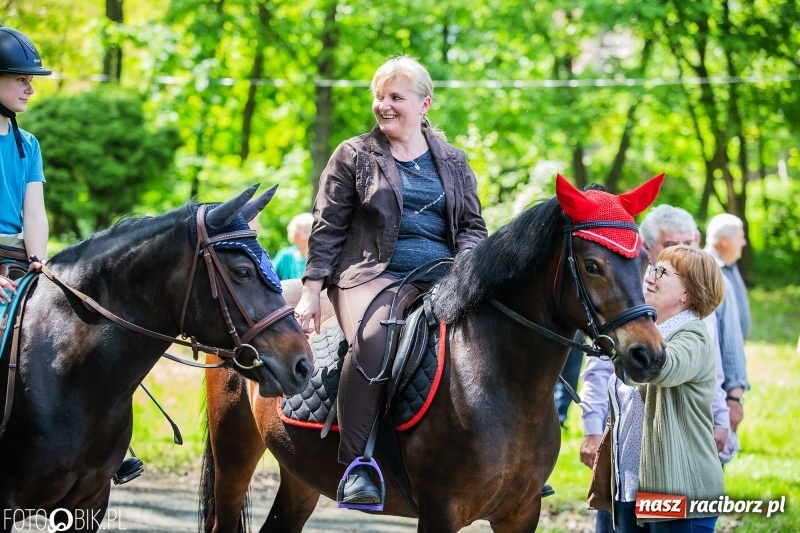 Zdjęcie w galerii na portalu naszraciborz.pl: Pierwsza konna procesja ze świętym Urbanem w Łubowicach wiadomości z regionu