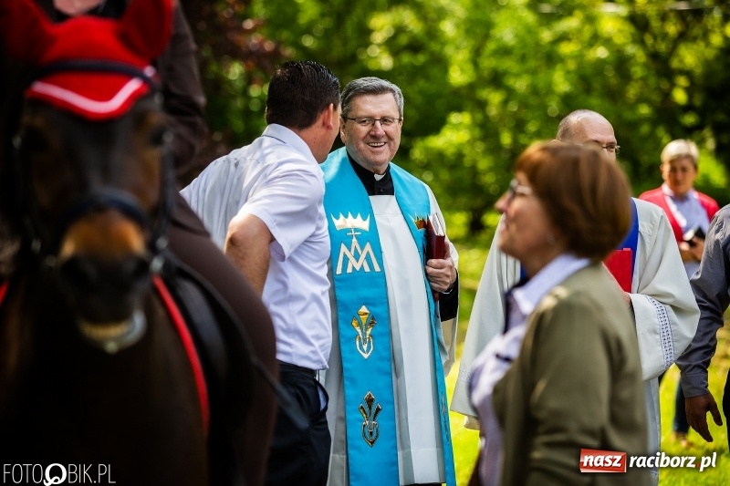 Zdjęcie w galerii na portalu naszraciborz.pl: Pierwsza konna procesja ze świętym Urbanem w Łubowicach wiadomości z regionu