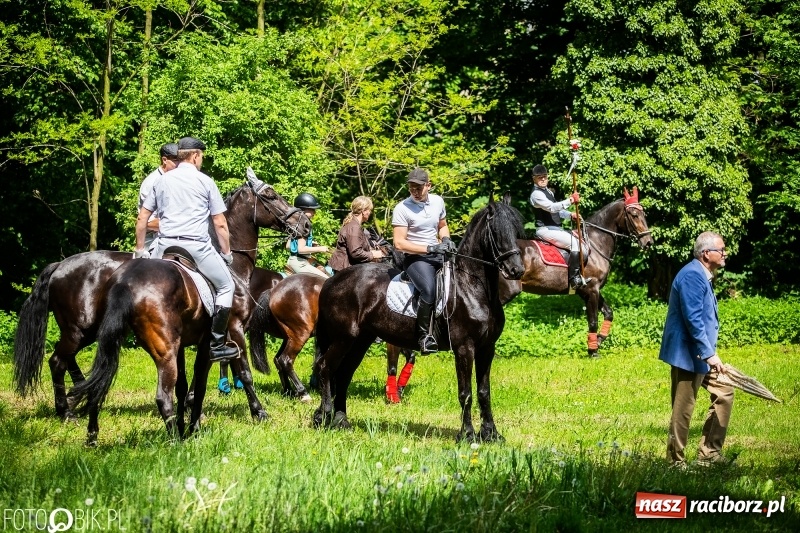 Zdjęcie w galerii na portalu naszraciborz.pl: Pierwsza konna procesja ze świętym Urbanem w Łubowicach wiadomości z regionu
