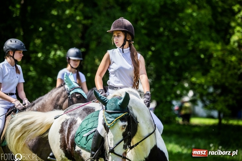 Zdjęcie w galerii na portalu naszraciborz.pl: Pierwsza konna procesja ze świętym Urbanem w Łubowicach wiadomości z regionu