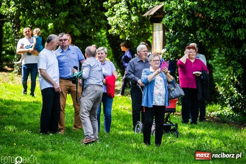 Zdjęcie w galerii na portalu naszraciborz.pl: Pierwsza konna procesja ze świętym Urbanem w Łubowicach wiadomości z regionu