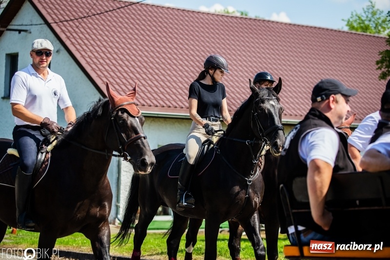 Zdjęcie w galerii na portalu naszraciborz.pl: Pierwsza konna procesja ze świętym Urbanem w Łubowicach wiadomości z regionu