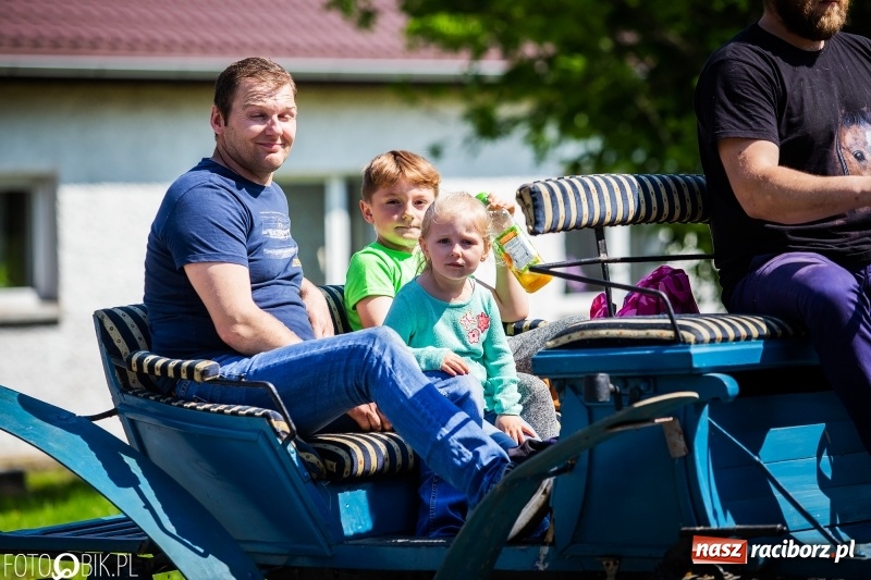 Zdjęcie w galerii na portalu naszraciborz.pl: Pierwsza konna procesja ze świętym Urbanem w Łubowicach wiadomości z regionu