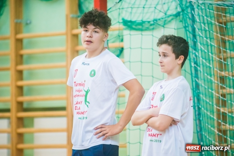 Zdjęcie w galerii na portalu naszraciborz.pl: Zagrali dla swych mam już po raz ósmy [FOTO] wiadomości z regionu