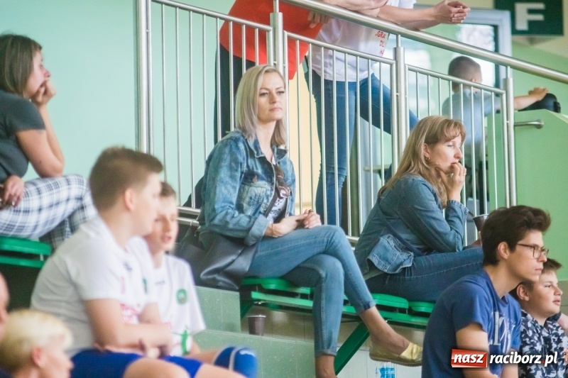 Zdjęcie w galerii na portalu naszraciborz.pl: Zagrali dla swych mam już po raz ósmy [FOTO] wiadomości z regionu