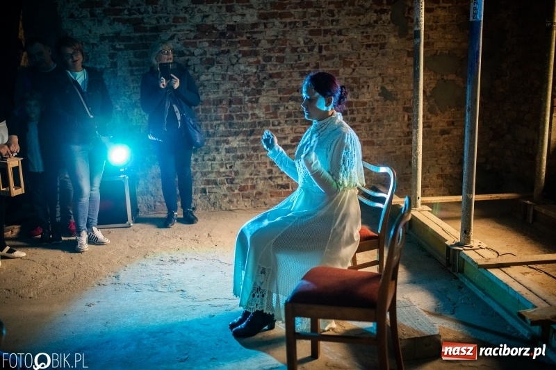 Zdjęcie w galerii na portalu naszraciborz.pl: Noc Muzeów w pałacu w Rzuchowie wiadomości z regionu