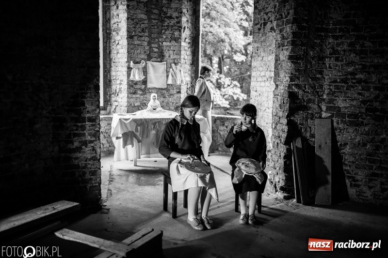 Zdjęcie w galerii na portalu naszraciborz.pl: Noc Muzeów w pałacu w Rzuchowie wiadomości z regionu