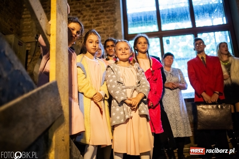 Zdjęcie w galerii na portalu naszraciborz.pl: Noc Muzeów w pałacu w Rzuchowie wiadomości z regionu