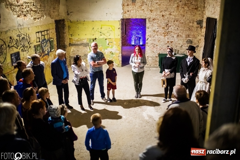 Zdjęcie w galerii na portalu naszraciborz.pl: Noc Muzeów w pałacu w Rzuchowie wiadomości z regionu