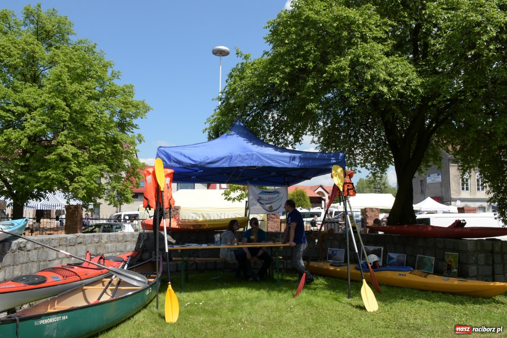 Zdjęcie w galerii na portalu naszraciborz.pl: Majówka pod zamkiem w Chałupkach [FOTO] wiadomości z regionu