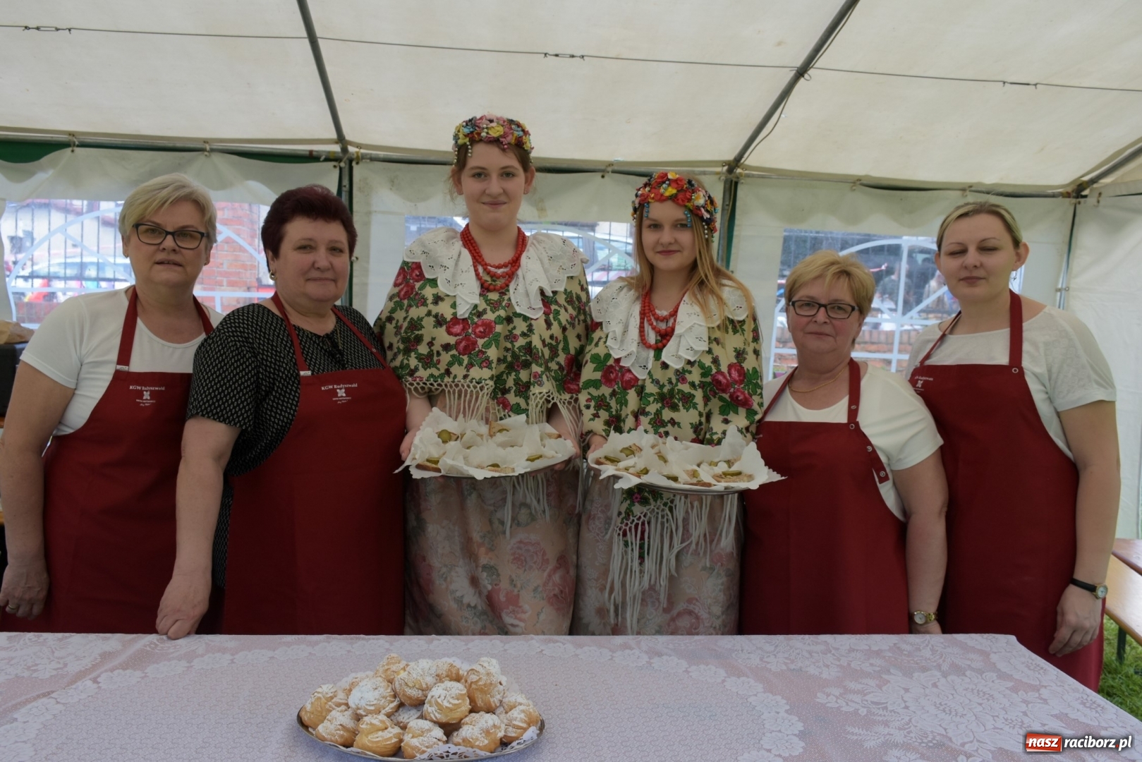 Zdjęcie w galerii na portalu naszraciborz.pl: Majówka pod zamkiem w Chałupkach [FOTO] wiadomości z regionu