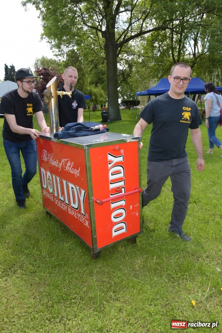Zdjęcie w galerii na portalu naszraciborz.pl: Majówka pod zamkiem w Chałupkach [FOTO] wiadomości z regionu