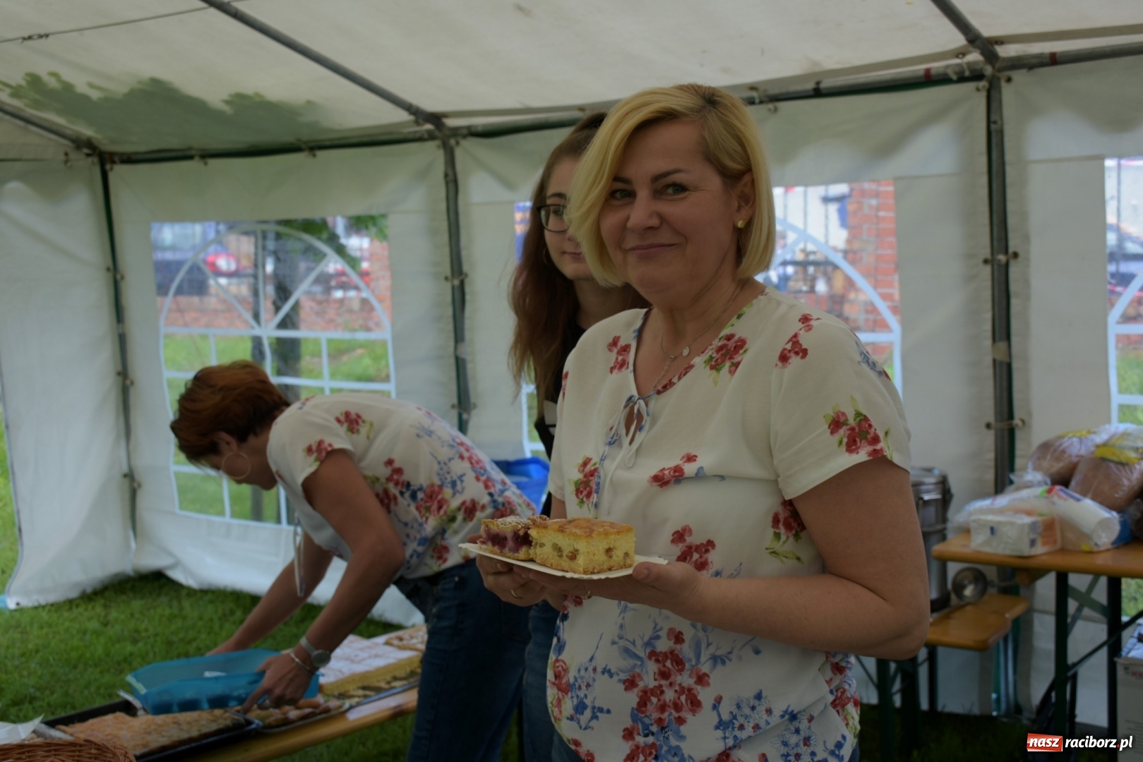 Zdjęcie w galerii na portalu naszraciborz.pl: Majówka pod zamkiem w Chałupkach [FOTO] wiadomości z regionu