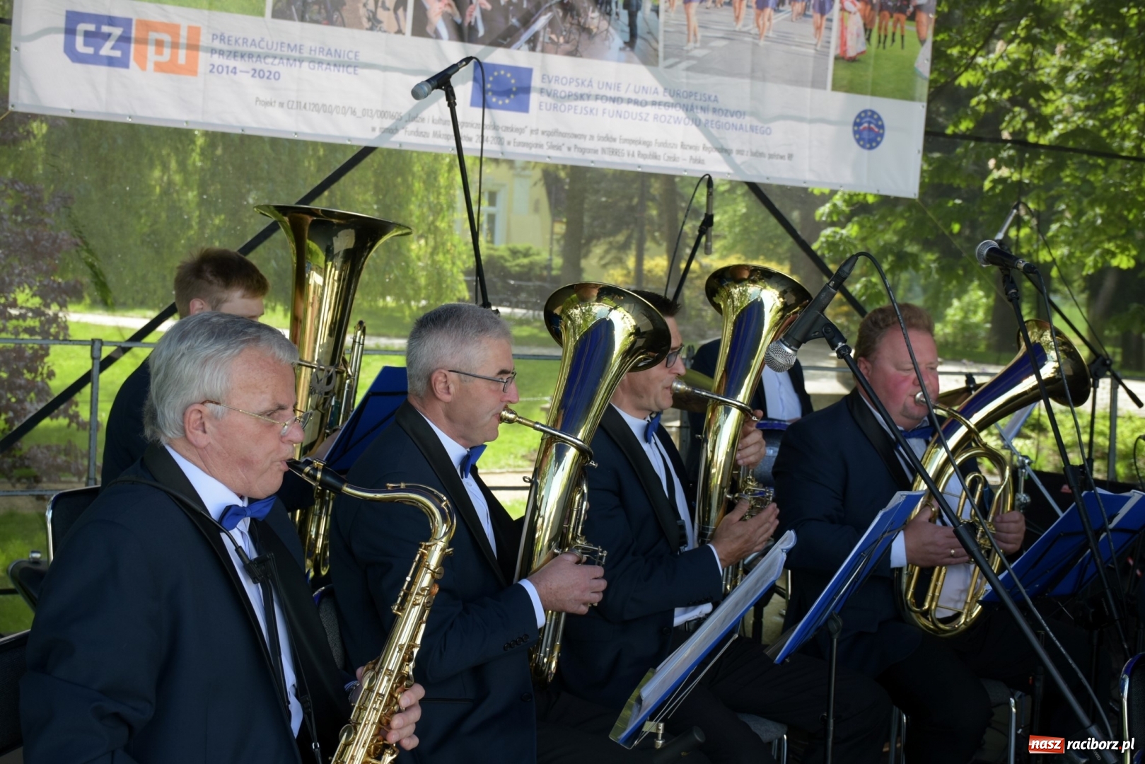 Zdjęcie w galerii na portalu naszraciborz.pl: Majówka pod zamkiem w Chałupkach [FOTO] wiadomości z regionu