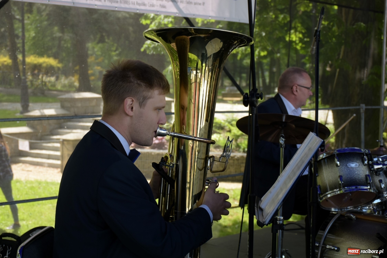 Zdjęcie w galerii na portalu naszraciborz.pl: Majówka pod zamkiem w Chałupkach [FOTO] wiadomości z regionu