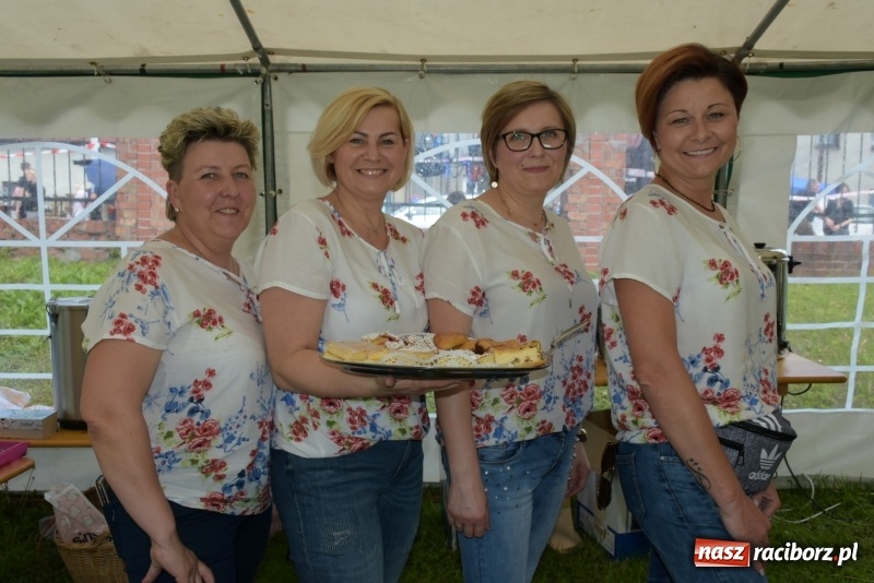 Zdjęcie w galerii na portalu naszraciborz.pl: Majówka pod zamkiem w Chałupkach [FOTO] wiadomości z regionu