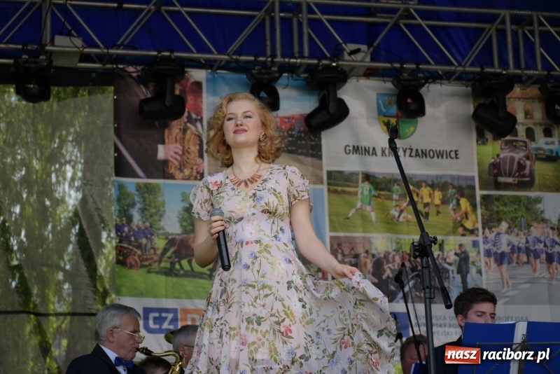 Zdjęcie w galerii na portalu naszraciborz.pl: Majówka pod zamkiem w Chałupkach [FOTO] wiadomości z regionu