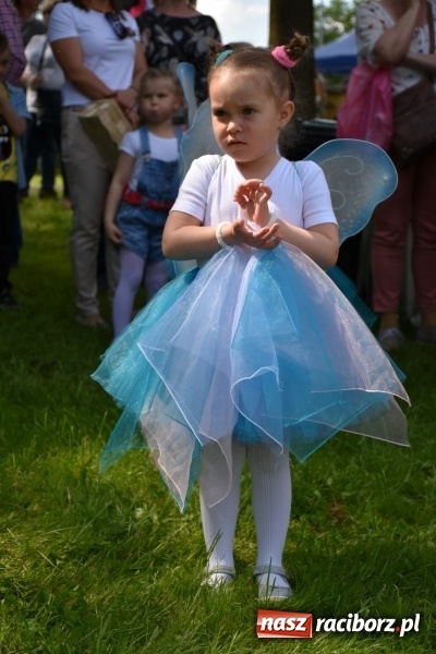 Zdjęcie w galerii na portalu naszraciborz.pl: Majówka pod zamkiem w Chałupkach [FOTO] wiadomości z regionu