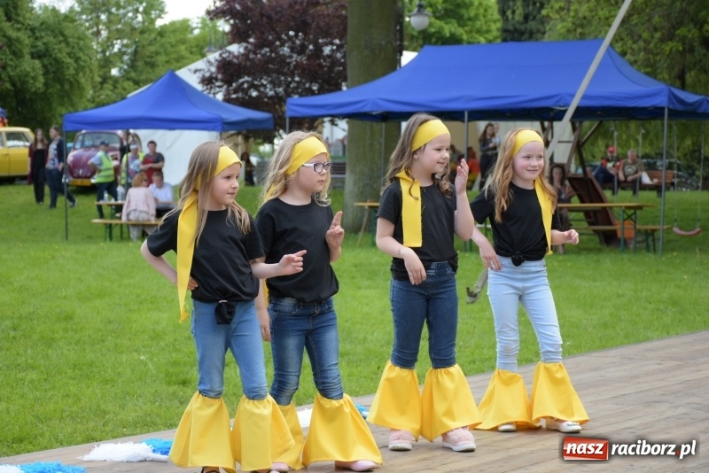 Zdjęcie w galerii na portalu naszraciborz.pl: Majówka pod zamkiem w Chałupkach [FOTO] wiadomości z regionu