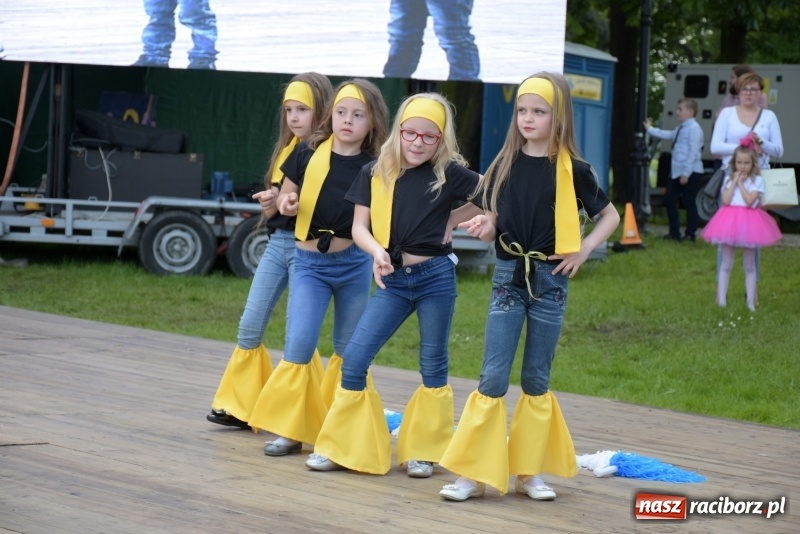 Zdjęcie w galerii na portalu naszraciborz.pl: Majówka pod zamkiem w Chałupkach [FOTO] wiadomości z regionu