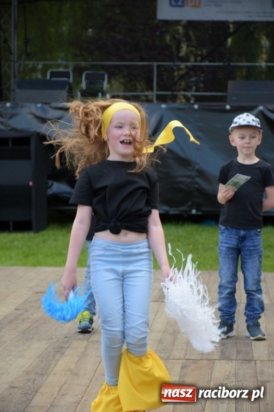 Zdjęcie w galerii na portalu naszraciborz.pl: Majówka pod zamkiem w Chałupkach [FOTO] wiadomości z regionu