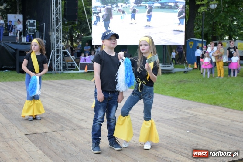 Zdjęcie w galerii na portalu naszraciborz.pl: Majówka pod zamkiem w Chałupkach [FOTO] wiadomości z regionu