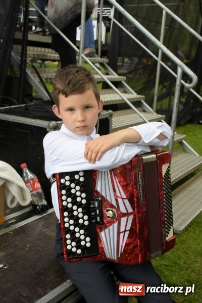 Zdjęcie w galerii na portalu naszraciborz.pl: Majówka pod zamkiem w Chałupkach [FOTO] wiadomości z regionu