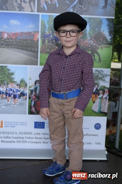 Zdjęcie w galerii na portalu naszraciborz.pl: Majówka pod zamkiem w Chałupkach [FOTO] wiadomości z regionu