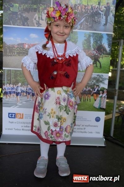 Zdjęcie w galerii na portalu naszraciborz.pl: Majówka pod zamkiem w Chałupkach [FOTO] wiadomości z regionu