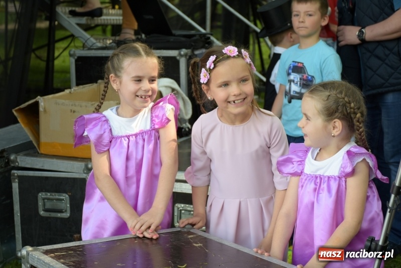 Zdjęcie w galerii na portalu naszraciborz.pl: Majówka pod zamkiem w Chałupkach [FOTO] wiadomości z regionu