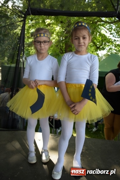 Zdjęcie w galerii na portalu naszraciborz.pl: Majówka pod zamkiem w Chałupkach [FOTO] wiadomości z regionu