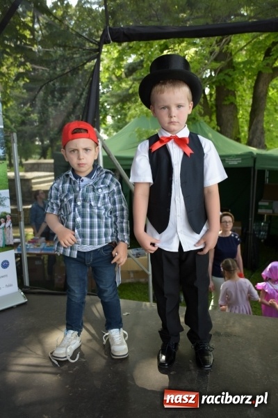 Zdjęcie w galerii na portalu naszraciborz.pl: Majówka pod zamkiem w Chałupkach [FOTO] wiadomości z regionu