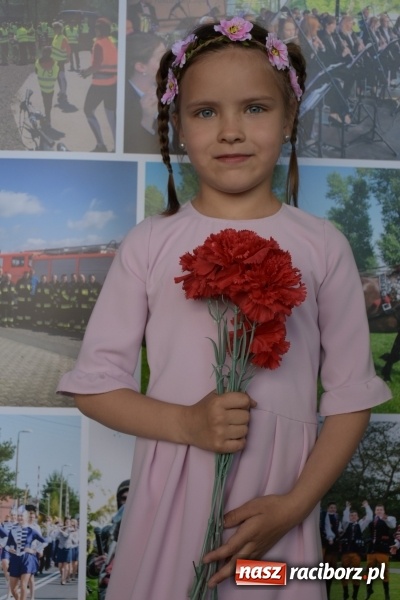 Zdjęcie w galerii na portalu naszraciborz.pl: Majówka pod zamkiem w Chałupkach [FOTO] wiadomości z regionu