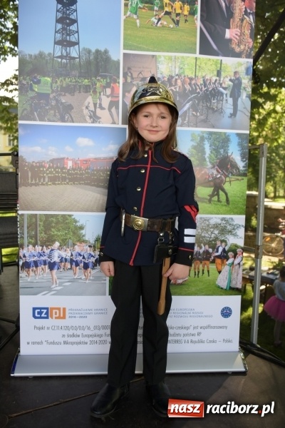 Zdjęcie w galerii na portalu naszraciborz.pl: Majówka pod zamkiem w Chałupkach [FOTO] wiadomości z regionu