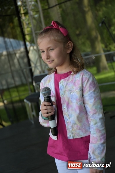 Zdjęcie w galerii na portalu naszraciborz.pl: Majówka pod zamkiem w Chałupkach [FOTO] wiadomości z regionu