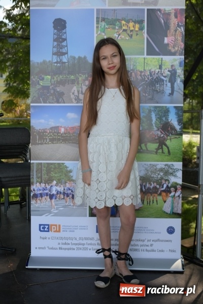 Zdjęcie w galerii na portalu naszraciborz.pl: Majówka pod zamkiem w Chałupkach [FOTO] wiadomości z regionu