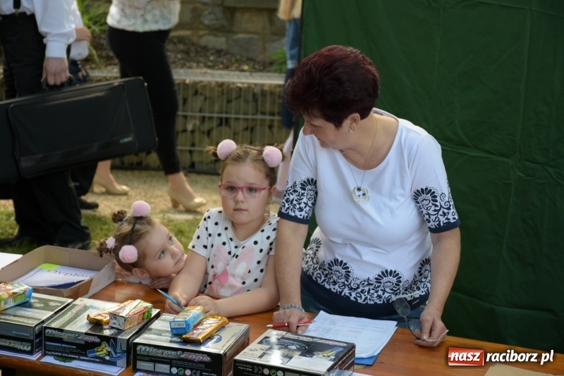 Zdjęcie w galerii na portalu naszraciborz.pl: Majówka pod zamkiem w Chałupkach [FOTO] wiadomości z regionu