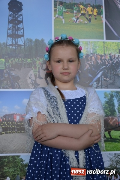 Zdjęcie w galerii na portalu naszraciborz.pl: Majówka pod zamkiem w Chałupkach [FOTO] wiadomości z regionu