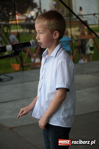 Zdjęcie w galerii na portalu naszraciborz.pl: Majówka pod zamkiem w Chałupkach [FOTO] wiadomości z regionu