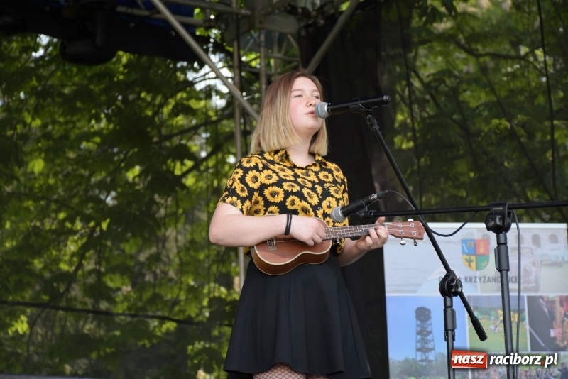 Zdjęcie w galerii na portalu naszraciborz.pl: Majówka pod zamkiem w Chałupkach [FOTO] wiadomości z regionu
