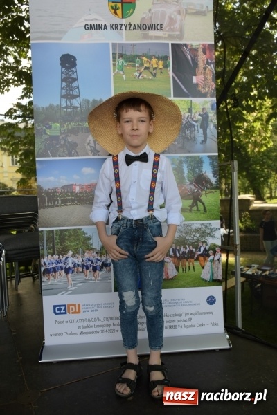 Zdjęcie w galerii na portalu naszraciborz.pl: Majówka pod zamkiem w Chałupkach [FOTO] wiadomości z regionu