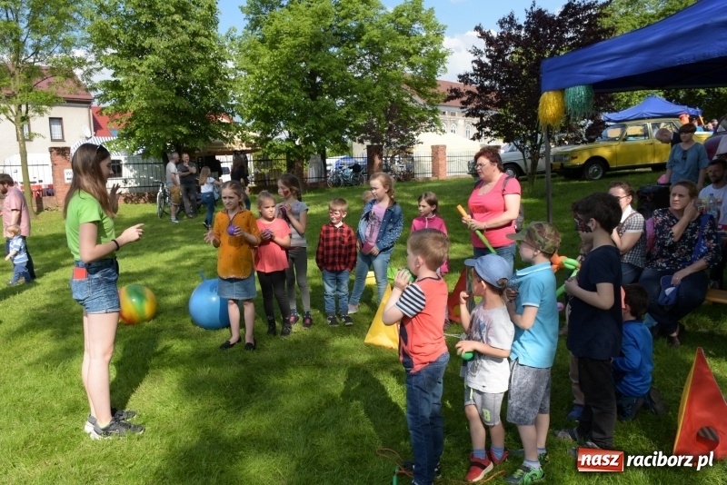 Zdjęcie w galerii na portalu naszraciborz.pl: Majówka pod zamkiem w Chałupkach [FOTO] wiadomości z regionu