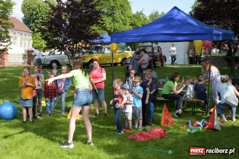 Zdjęcie w galerii na portalu naszraciborz.pl: Majówka pod zamkiem w Chałupkach [FOTO] wiadomości z regionu
