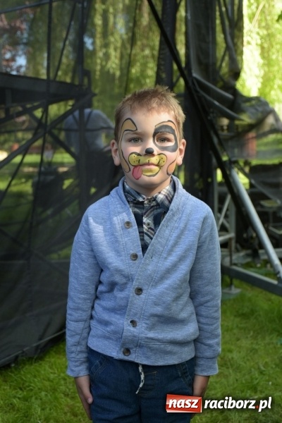 Zdjęcie w galerii na portalu naszraciborz.pl: Majówka pod zamkiem w Chałupkach [FOTO] wiadomości z regionu